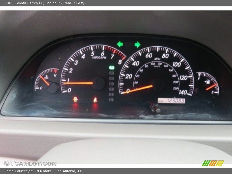 Indigo Ink Pearl / Gray 2005 Toyota Camry LE