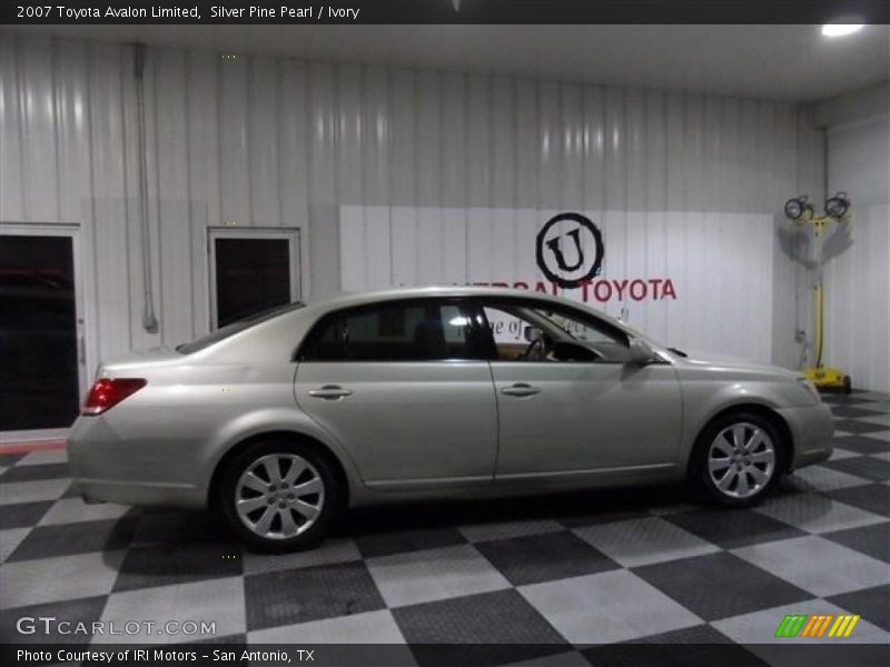 Silver Pine Pearl / Ivory 2007 Toyota Avalon Limited