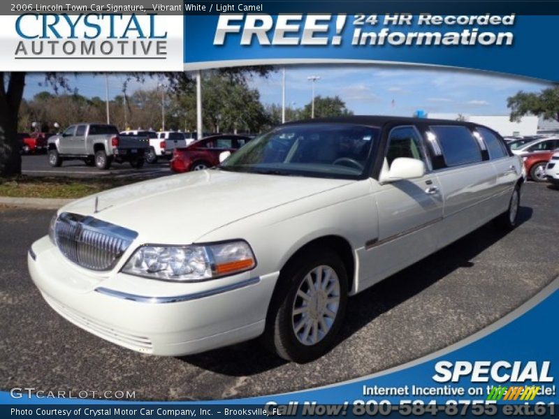 Vibrant White / Light Camel 2006 Lincoln Town Car Signature