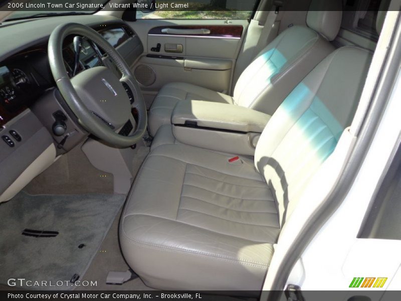 Vibrant White / Light Camel 2006 Lincoln Town Car Signature