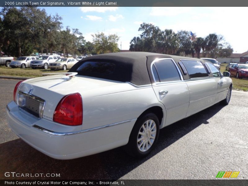 Vibrant White / Light Camel 2006 Lincoln Town Car Signature