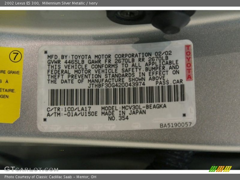 Millennium Silver Metallic / Ivory 2002 Lexus ES 300