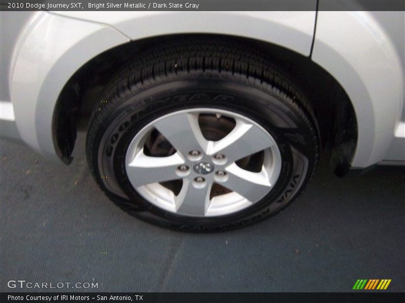 Bright Silver Metallic / Dark Slate Gray 2010 Dodge Journey SXT