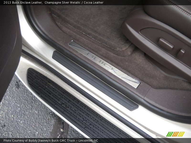 Champagne Silver Metallic / Cocoa Leather 2013 Buick Enclave Leather