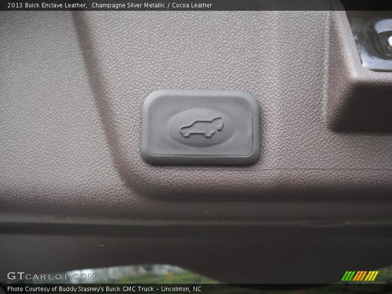 Champagne Silver Metallic / Cocoa Leather 2013 Buick Enclave Leather