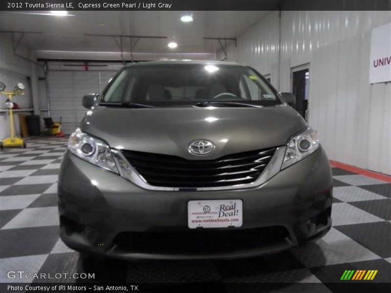 Cypress Green Pearl / Light Gray 2012 Toyota Sienna LE
