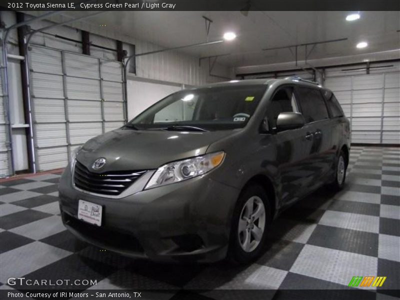 Cypress Green Pearl / Light Gray 2012 Toyota Sienna LE