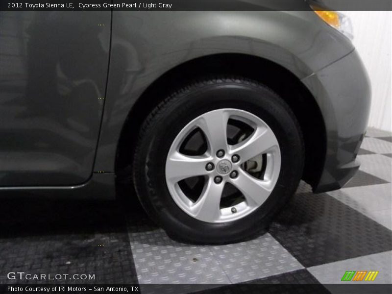 Cypress Green Pearl / Light Gray 2012 Toyota Sienna LE