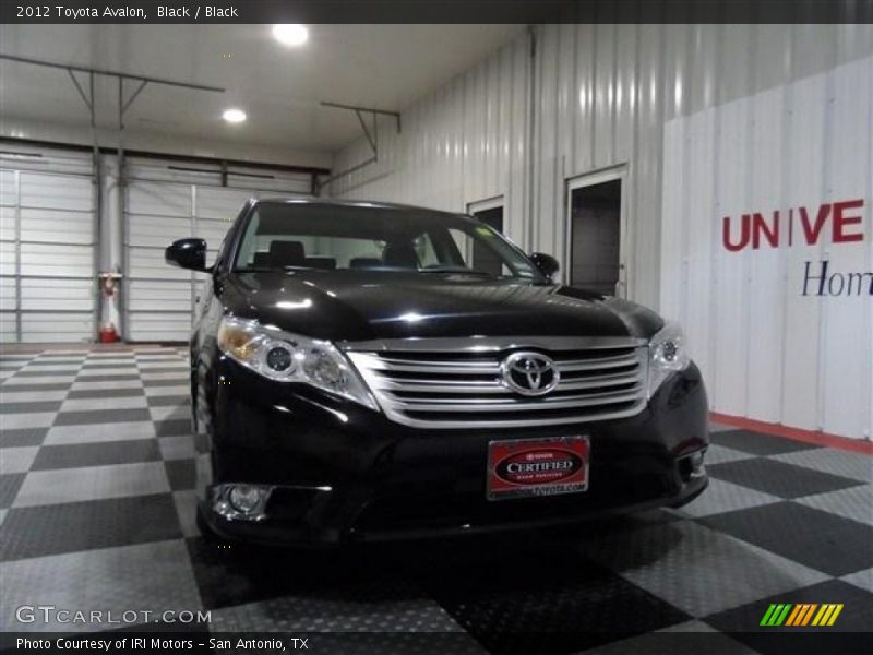 Black / Black 2012 Toyota Avalon