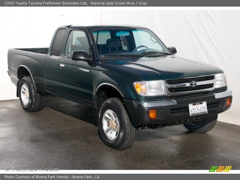 Front 3/4 View of 2000 Tacoma PreRunner Extended Cab
