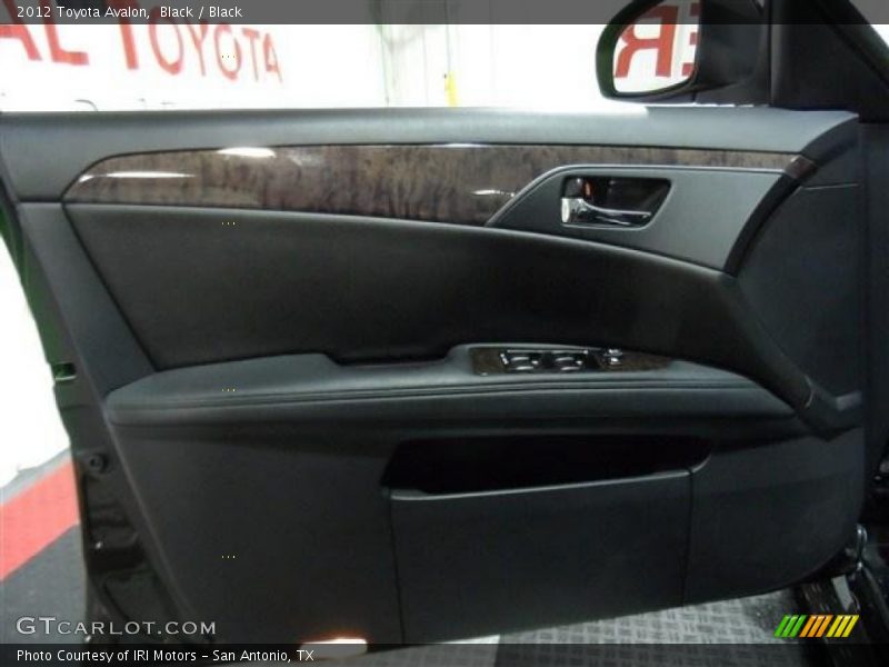 Black / Black 2012 Toyota Avalon
