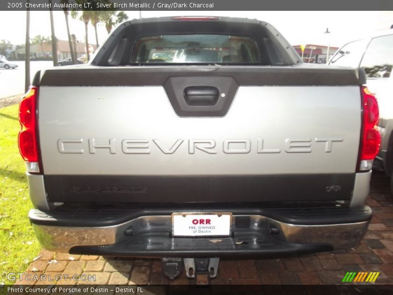 Silver Birch Metallic / Gray/Dark Charcoal 2005 Chevrolet Avalanche LT