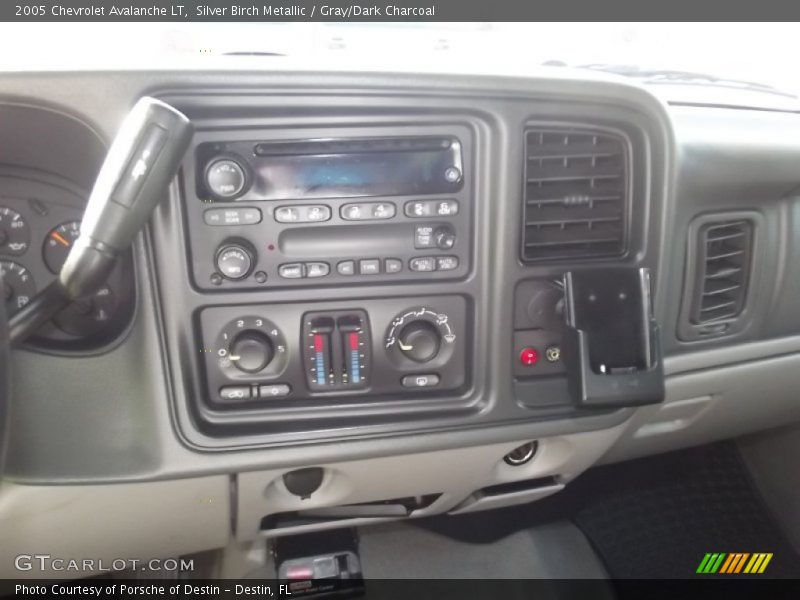 Silver Birch Metallic / Gray/Dark Charcoal 2005 Chevrolet Avalanche LT