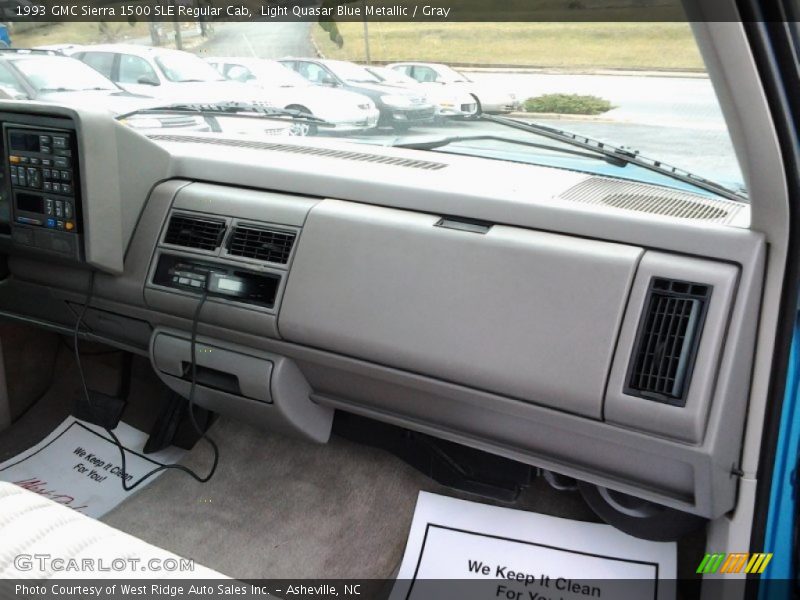 Dashboard of 1993 Sierra 1500 SLE Regular Cab