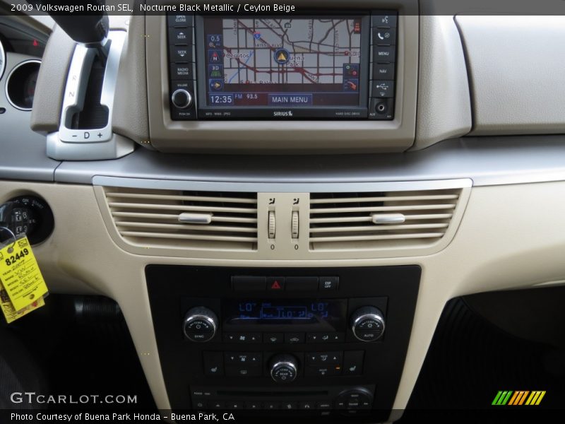 Nocturne Black Metallic / Ceylon Beige 2009 Volkswagen Routan SEL