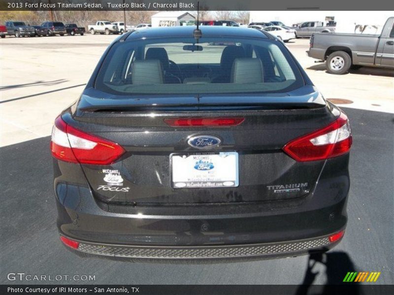 Tuxedo Black / Charcoal Black 2013 Ford Focus Titanium Sedan