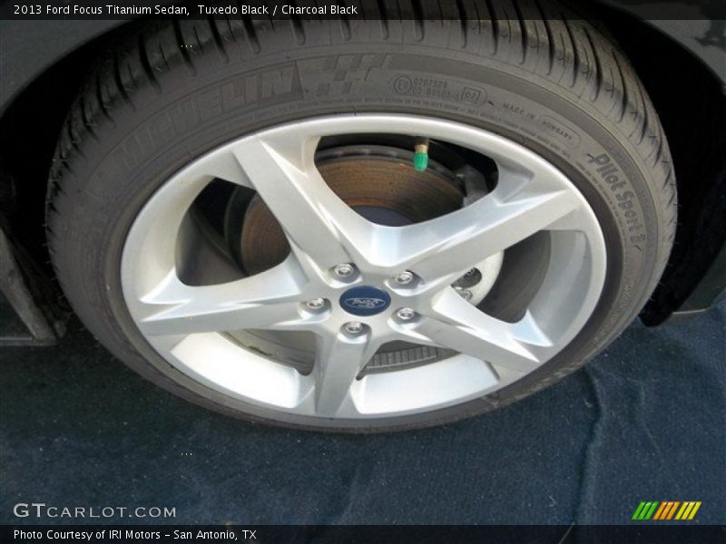 Tuxedo Black / Charcoal Black 2013 Ford Focus Titanium Sedan