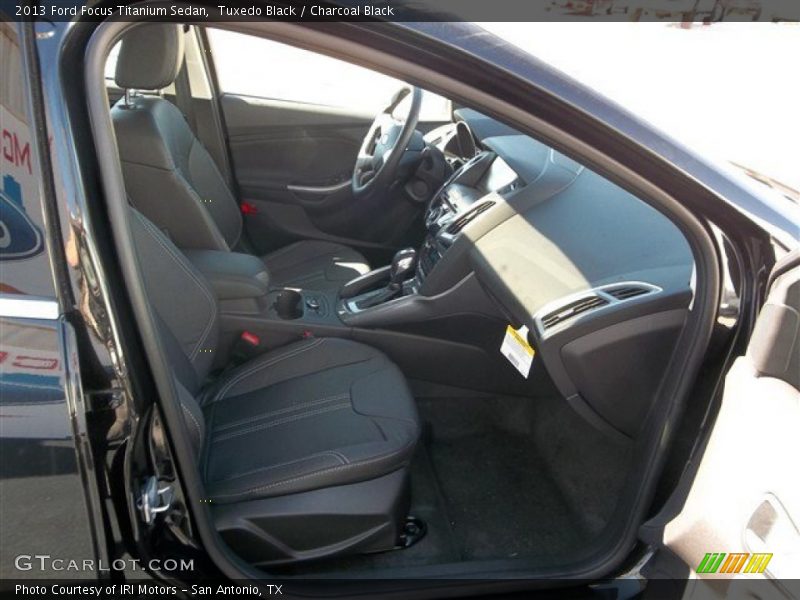 Tuxedo Black / Charcoal Black 2013 Ford Focus Titanium Sedan