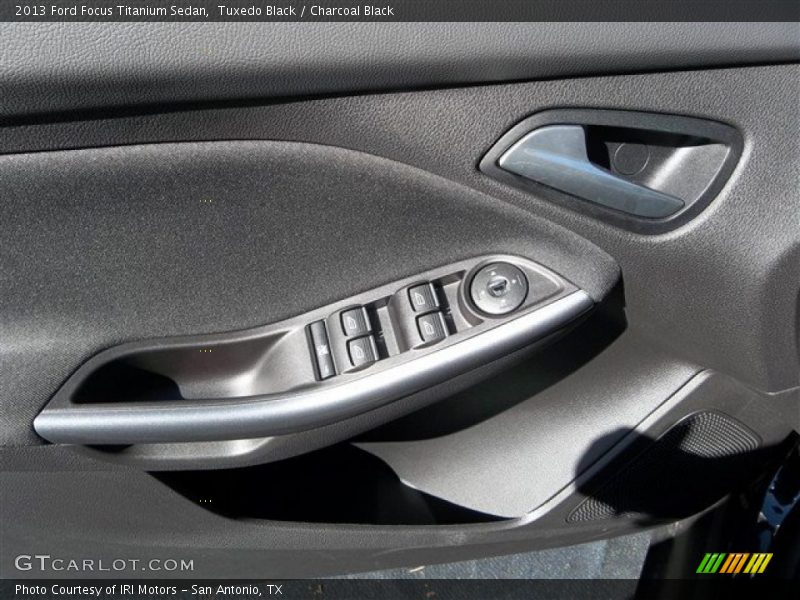 Tuxedo Black / Charcoal Black 2013 Ford Focus Titanium Sedan