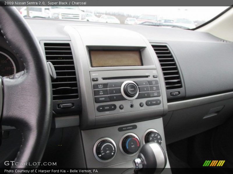 Super Black / Charcoal 2009 Nissan Sentra 2.0
