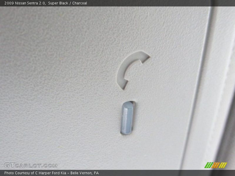Super Black / Charcoal 2009 Nissan Sentra 2.0