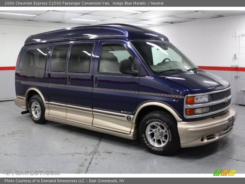 Front 3/4 View of 2000 Express G1500 Passenger Conversion Van