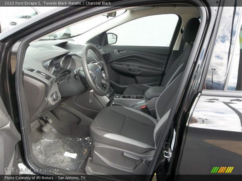 Tuxedo Black Metallic / Charcoal Black 2013 Ford Escape S