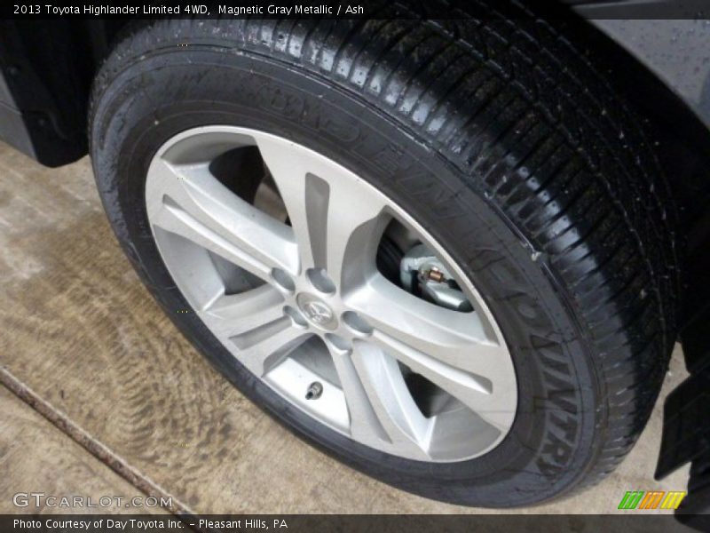 Magnetic Gray Metallic / Ash 2013 Toyota Highlander Limited 4WD