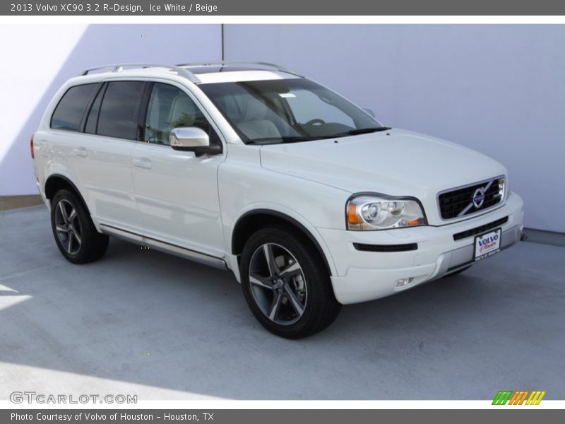 Front 3/4 View of 2013 XC90 3.2 R-Design