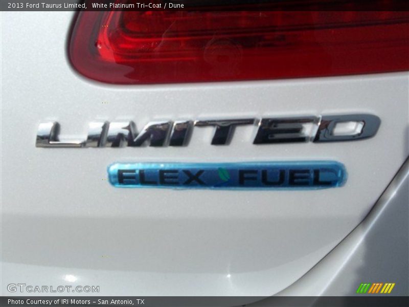 White Platinum Tri-Coat / Dune 2013 Ford Taurus Limited