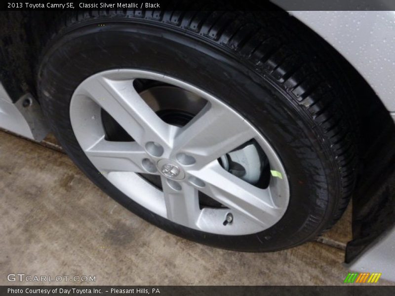 Classic Silver Metallic / Black 2013 Toyota Camry SE