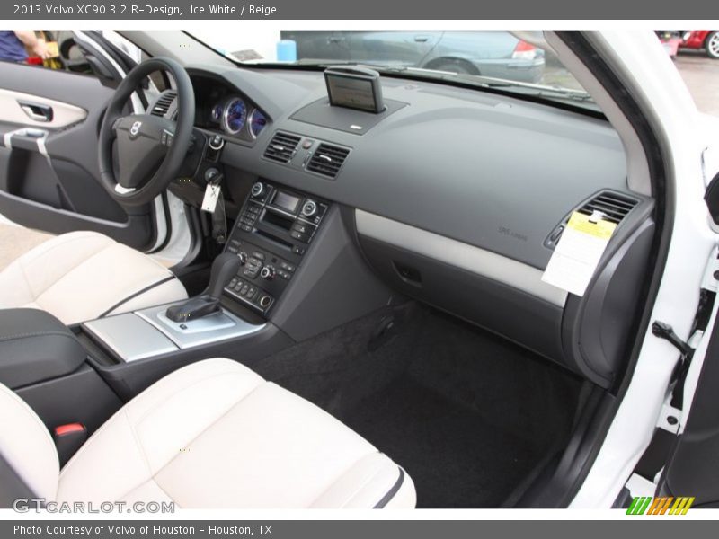 Ice White / Beige 2013 Volvo XC90 3.2 R-Design