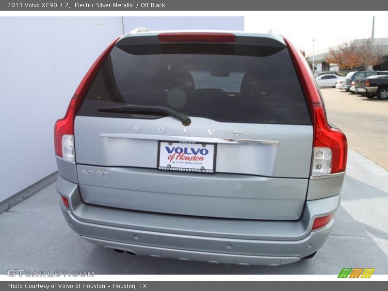 Electric Silver Metallic / Off Black 2013 Volvo XC90 3.2