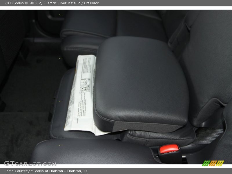 Electric Silver Metallic / Off Black 2013 Volvo XC90 3.2