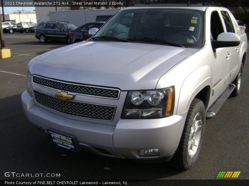 Sheer Silver Metallic / Ebony 2011 Chevrolet Avalanche Z71 4x4