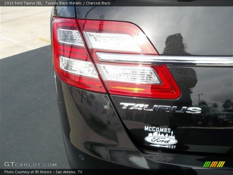 Tuxedo Black Metallic / Charcoal Black 2013 Ford Taurus SEL