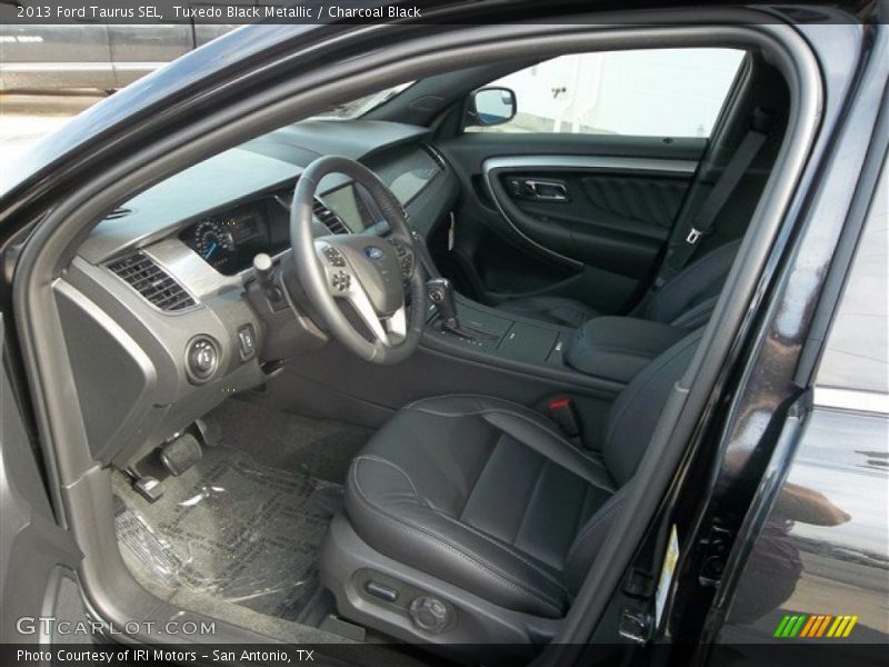 Tuxedo Black Metallic / Charcoal Black 2013 Ford Taurus SEL
