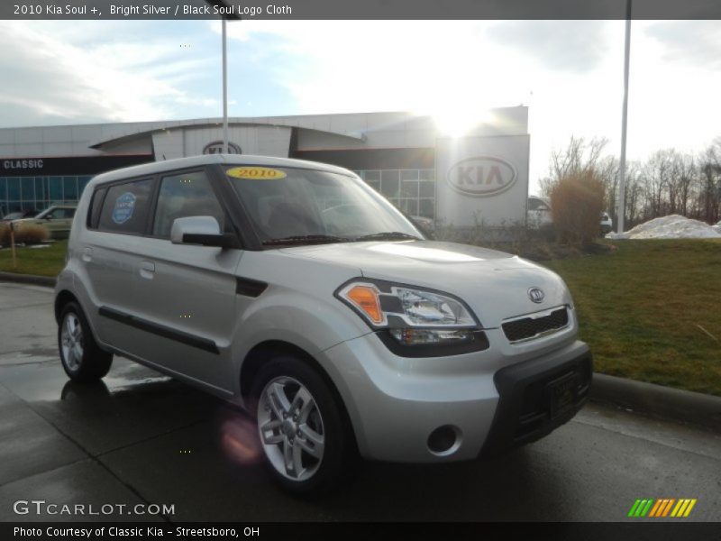 Bright Silver / Black Soul Logo Cloth 2010 Kia Soul +