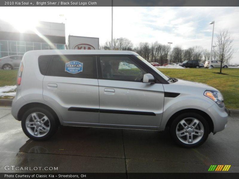 Bright Silver / Black Soul Logo Cloth 2010 Kia Soul +