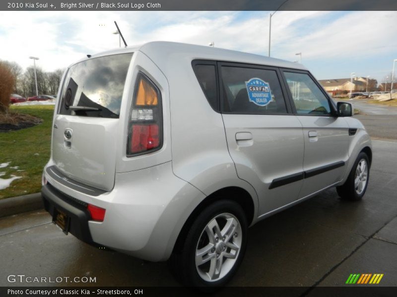 Bright Silver / Black Soul Logo Cloth 2010 Kia Soul +