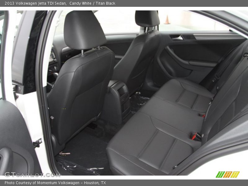 Candy White / Titan Black 2013 Volkswagen Jetta TDI Sedan