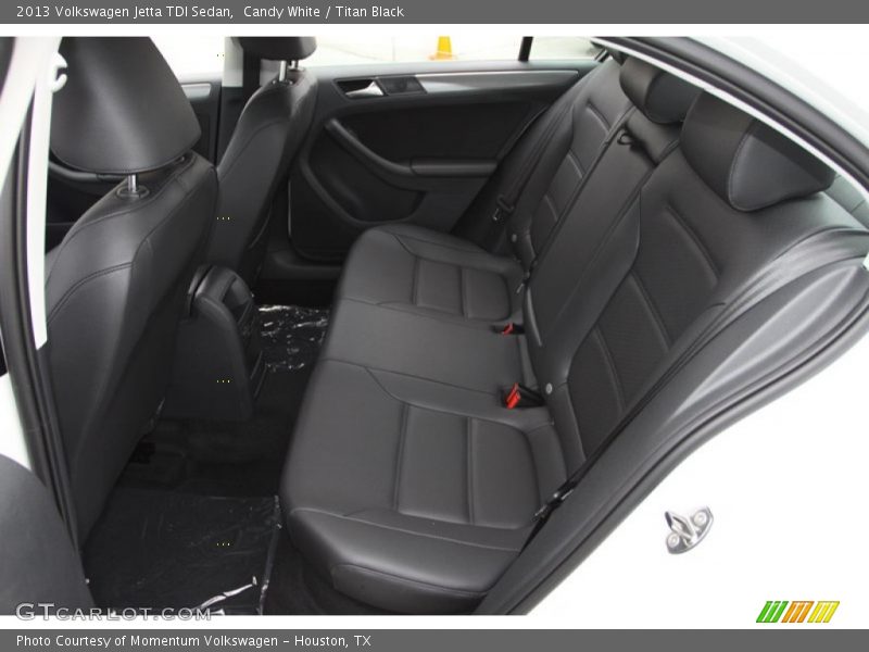 Candy White / Titan Black 2013 Volkswagen Jetta TDI Sedan