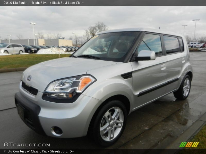Bright Silver / Black Soul Logo Cloth 2010 Kia Soul +