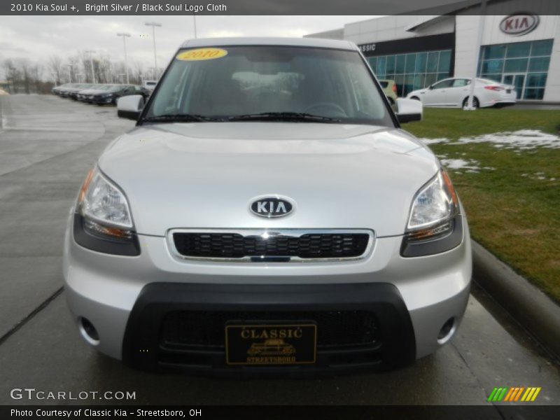 Bright Silver / Black Soul Logo Cloth 2010 Kia Soul +