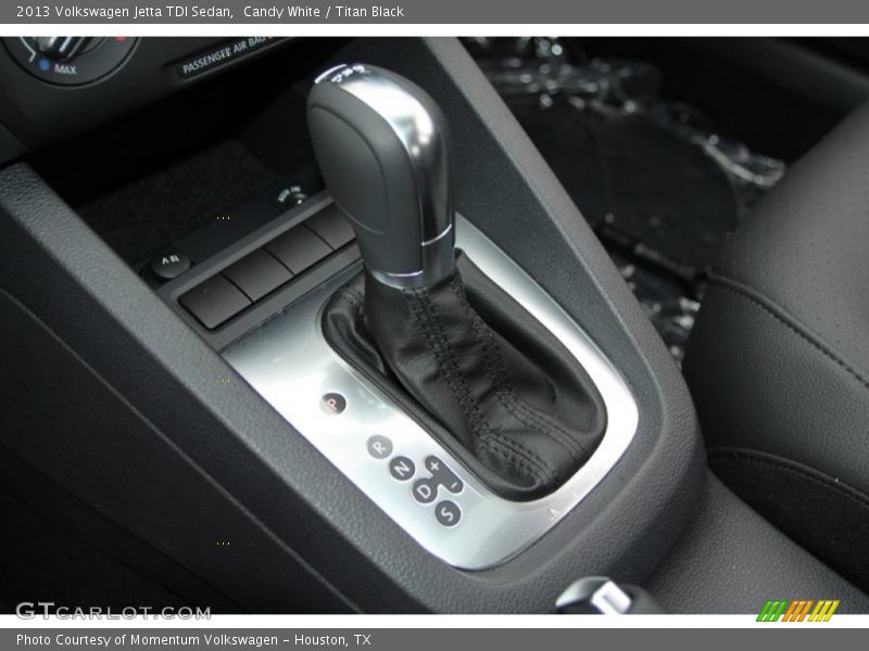 Candy White / Titan Black 2013 Volkswagen Jetta TDI Sedan