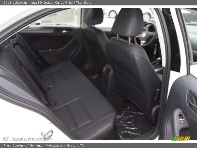 Candy White / Titan Black 2013 Volkswagen Jetta TDI Sedan