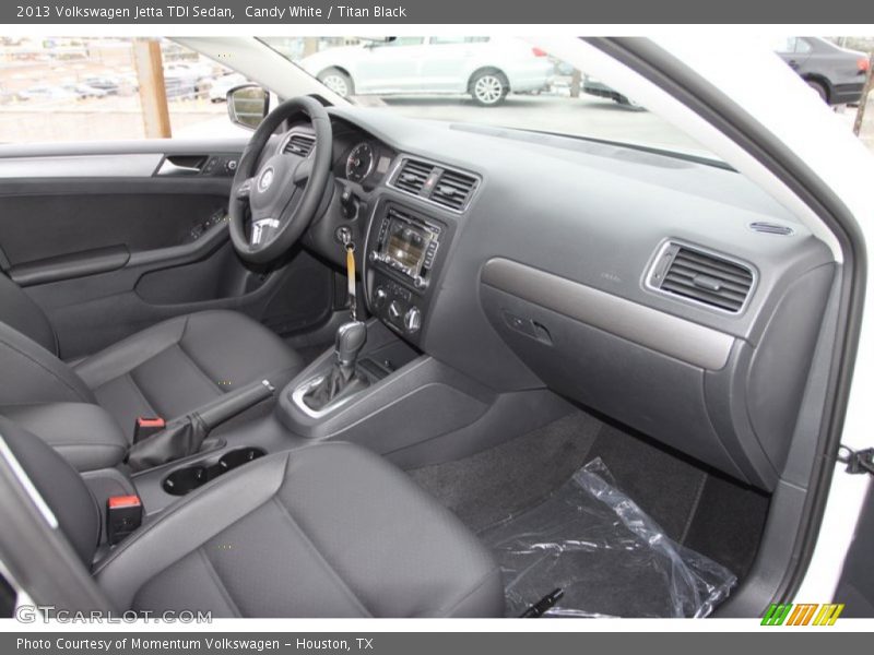 Candy White / Titan Black 2013 Volkswagen Jetta TDI Sedan
