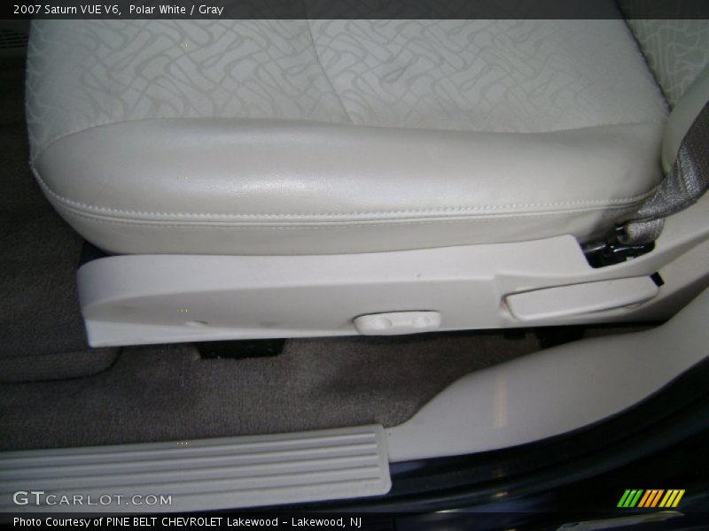 Polar White / Gray 2007 Saturn VUE V6