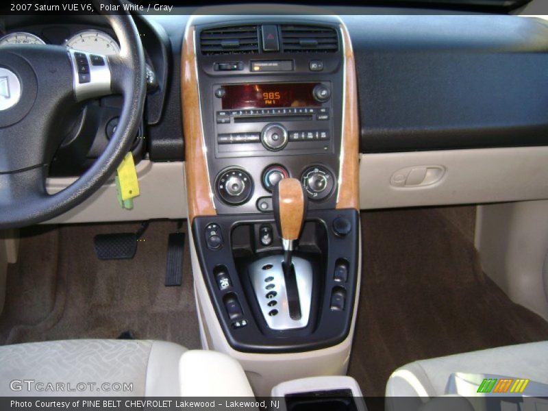 Polar White / Gray 2007 Saturn VUE V6