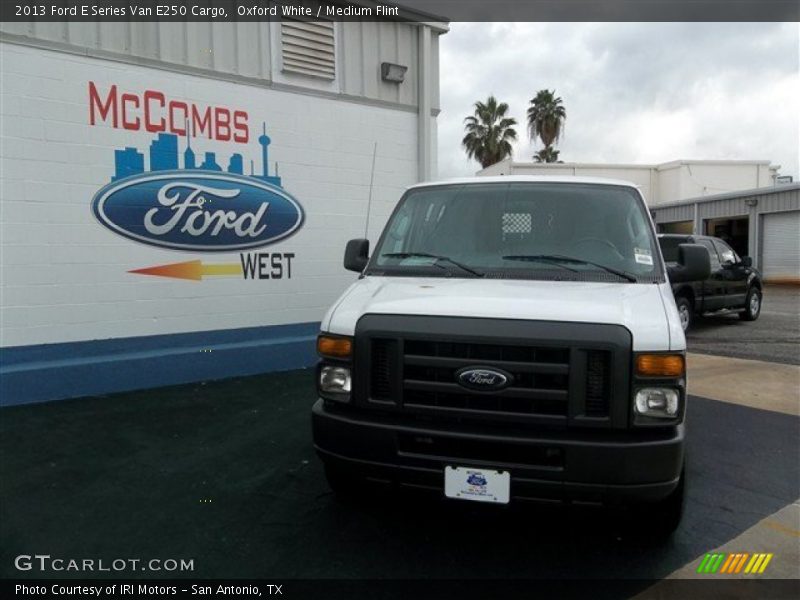 Oxford White / Medium Flint 2013 Ford E Series Van E250 Cargo